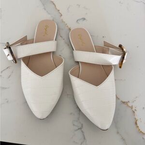 Qupid White Croc-Embossed Women's Flats